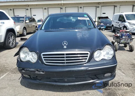 2006 Mercedes-Benz C 230 z USA, uszkodzony, nr VIN WDBRF52H76F744608
